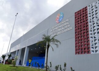 Com investimento de R$ 22,6 milhões, Jerônimo entrega colégio de ensino integral na cidade de Aporá