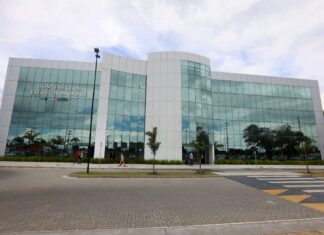 Jerônimo inaugura ampliação do Hospital Clériston Andrade em Feira de Santana