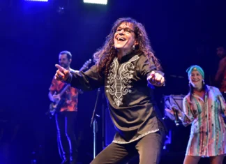 Surpresa muito agradável, diz Luiz Caldas após música lançada há 36 anos viralizar em rede social