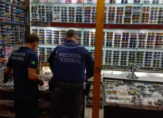 Maior centro de comércio informal do Nordeste, Feiraguay é alvo de operação da Receita Federal contra mercadorias falsificadas