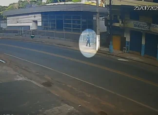 Empresário suspeito de atear fogo em homem em situação de rua no sul da BA nega crime; vítima morreu