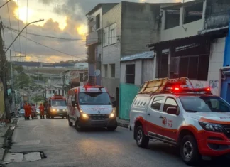 Motociclista morre após ser atingido por micro-ônibus no bairro de São Caetano, em Salvador