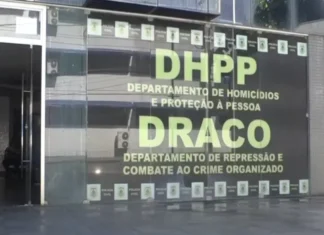 Mulher é morta a tiros enquanto voltava de escola dos filhos em Salvador crime aconteceu um dia antes do aniversário de uma das crianças