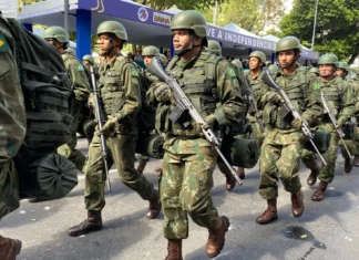 Celebração do 7 de Setembro é marcada por tradicional desfile cívico e presença de autoridades em Salvador