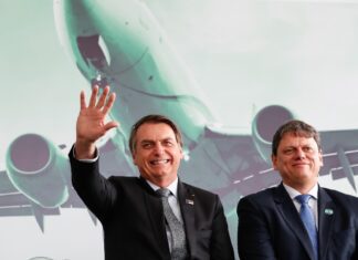 Tarcísio convida Bolsonaro a se hospedar no Palácio dos Bandeirantes após alta hospitalar