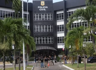 Homem morto a tiros dentro de carro em Salvador era motorista por app; suspeitos exigiram que casal prestasse socorro à vítima