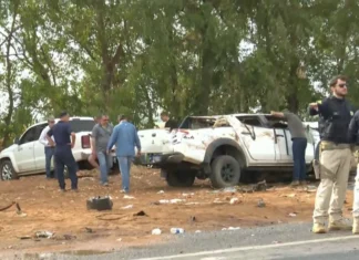 Batida entre carro e caminhonete deixa 3 pessoas mortas e 4 feridas em estrada da Bahia; uma das vítimas tem 6 anos