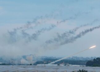 Várias companhias aéreas suspendem voos após ataque a Israel