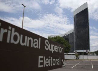 TSE rejeita três ações contra Bolsonaro por abuso nas eleições