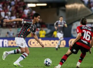 Com o título do Brasileiro na mira, o Flamengo encara o Fluminense no Maracanã neste sábado