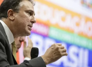 Ministério da Educação estuda fim dos cursos de licenciatura 100% EaD