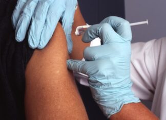 Ministério da Saúde lança assistente virtual com informações sobre vacinas