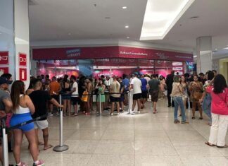 Confusão na entrega de abadás para o Camarote Ondina gera revolta entre foliões