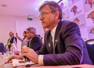 Secretário de Comunicação da Bahia, André Curvello, recebe os parabéns do Governador