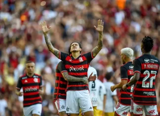 Em ritmo de folia, Flamengo derrota Volta Redonda no Maracanã