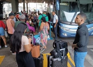 Terminal Rodoviário de Feira de Santana registra movimento intenso às vésperas do feriado