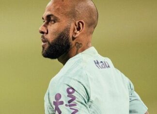 Daniel Alves paga fiança e será solto após condenação por estupro em Barcelona