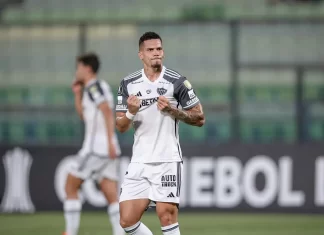 Com dois de Paulinho, Atlético-MG goleia Caracas na Libertadores