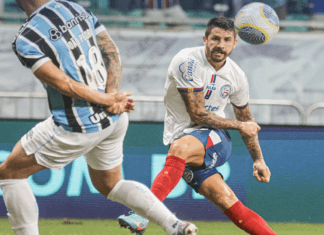 Bahia vence e Grêmio termina jogo com banco de reservas vazio na Arena Fonte Nova