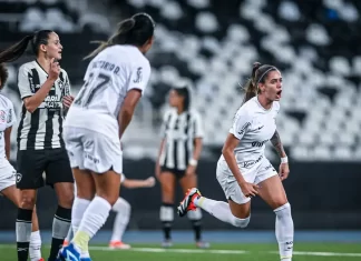 Corinthians bate Botafogo e mantém liderança do Brasileiro Feminino