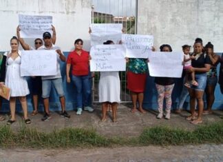 Moradores do bairro Pedra do Descanso realizam protestos após demissão de enfermeira no USF II