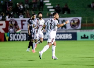 Fluminense de Feira vence clássico e lidera a Série B do Baiano