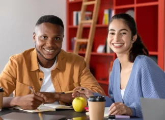 Universidade oferece cursos gratuitos para estudantes e profissionais de Psicologia e Pedagogia