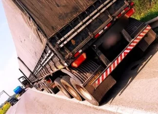 Bitrem é flagrado pela PRF com mais de 13 toneladas em excesso de peso na BR-324