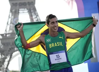 Caio Bonfim fatura prata inédita para o Brasil na marcha atlética