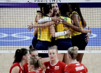 Brasil bate Polônia para garantir melhor campanha do vôlei na 1ª fase