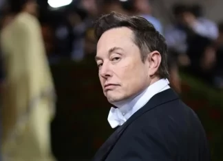 Elon Musk desafia STF após bloqueio do X no Brasil e recebe apoio de Arthur Lira