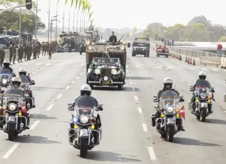 Autoridades prestigiam desfile do 7 de Setembro em Brasília