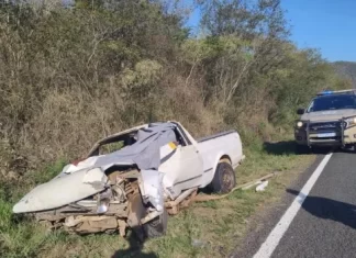 Acidente na BR-330 deixa duas pessoas feridas entre Jequié e Maracás