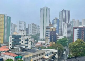 Previsão do tempo: Defesa Civil emite alerta para chuvas e trovoadas em Salvador e no interior