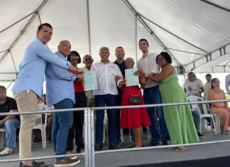 Governador entrega obras e anuncia novos investimentos em Água Fria