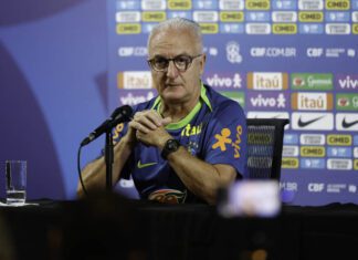 Presidente da CBF convoca reunião com Dorival Júnior após vexame contra Argentina