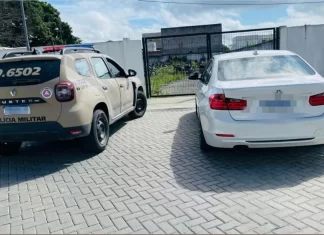 Mulher é presa pela Polícia Militar após ser flagrada conduzindo BMW roubada