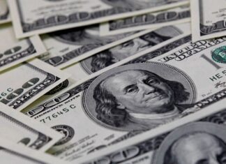 Dólar cai para R$ 5,85 após Trump isentar produtos eletrônicos