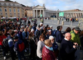 Rito de fechamento do caixão do papa ocorre nesta sexta-feira Rito de fechamento do caixão do papa ocorre nesta sexta-feira