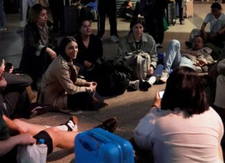 Apagão: brasileiro que mora em Madri relata fila em mercados Apagão: brasileiro que mora em Madri relata fila em mercados