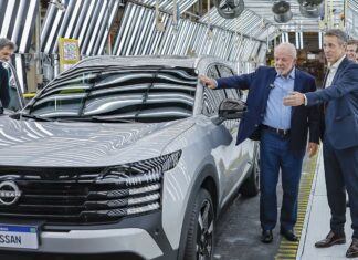 Em fábrica de carro, Lula destaca aumento de investimentos industriais