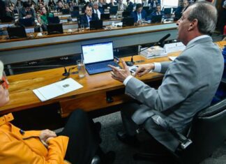 PEC do fim da reeleição para chefes do Executivo avança no Senado