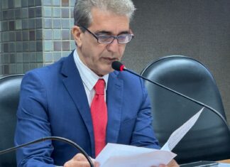 Deputado Robinson Almeida propõe CNH gratuita para mototaxistas e motofretistas do programa Condução Decente na Bahia