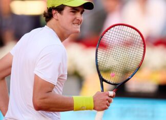 João Fonseca vai à 1ª semi de ATP 500 após abandono de rival no 3º set João Fonseca e Bia Haddad estreiam com vitória no Masters de Madri