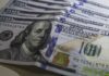 Dólar cai para R$ 4,95 e fecha no menor valor em dois anos