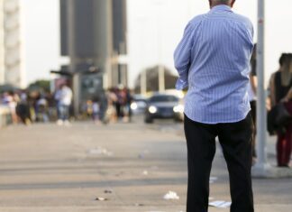 Anvisa aprova medicamento para retardar avanço do Alzheimer