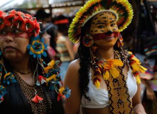No Rio, evento reúne 25 etnias e celebra Dia dos Povos Indígenas