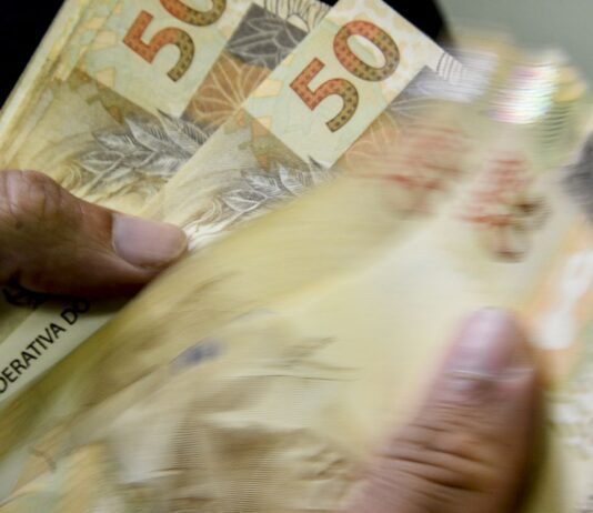 Fazenda eleva projeção de inflação para 2026 com alta do petróleo