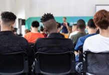 Feira em SP reúne programas de intercâmbio e bolsas esportivas