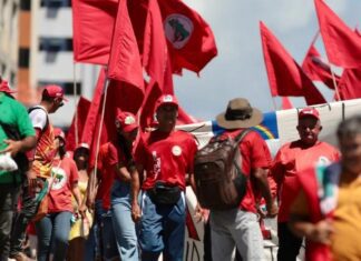 Militantes do MST são atropelados durante ato no Recife